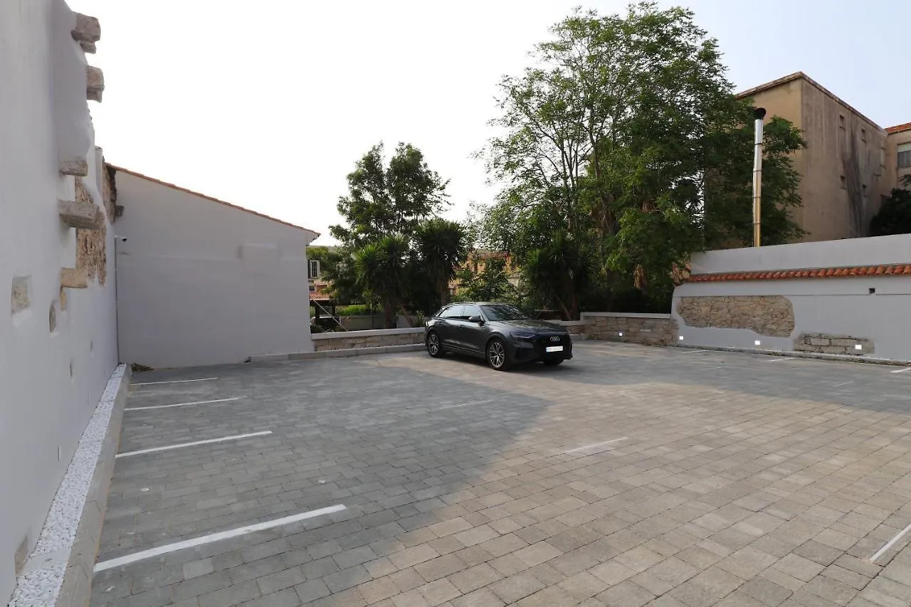 Superior 1Br Apartment - Fully Renovated & Equipped - Prime Location In Historical Centre - Garibaldi#2 - Free Parking Olbia