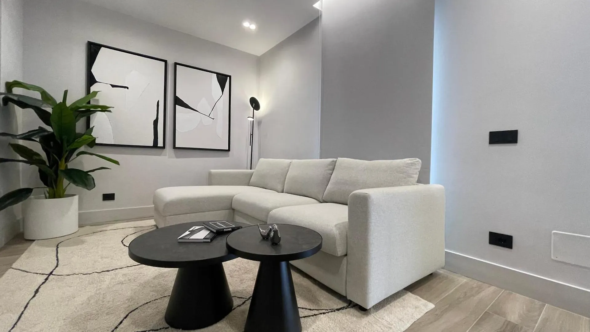 Superior 1Br Apartment - Fully Renovated & Equipped - Prime Location In Historical Centre - Garibaldi#2 - Free Parking Olbia