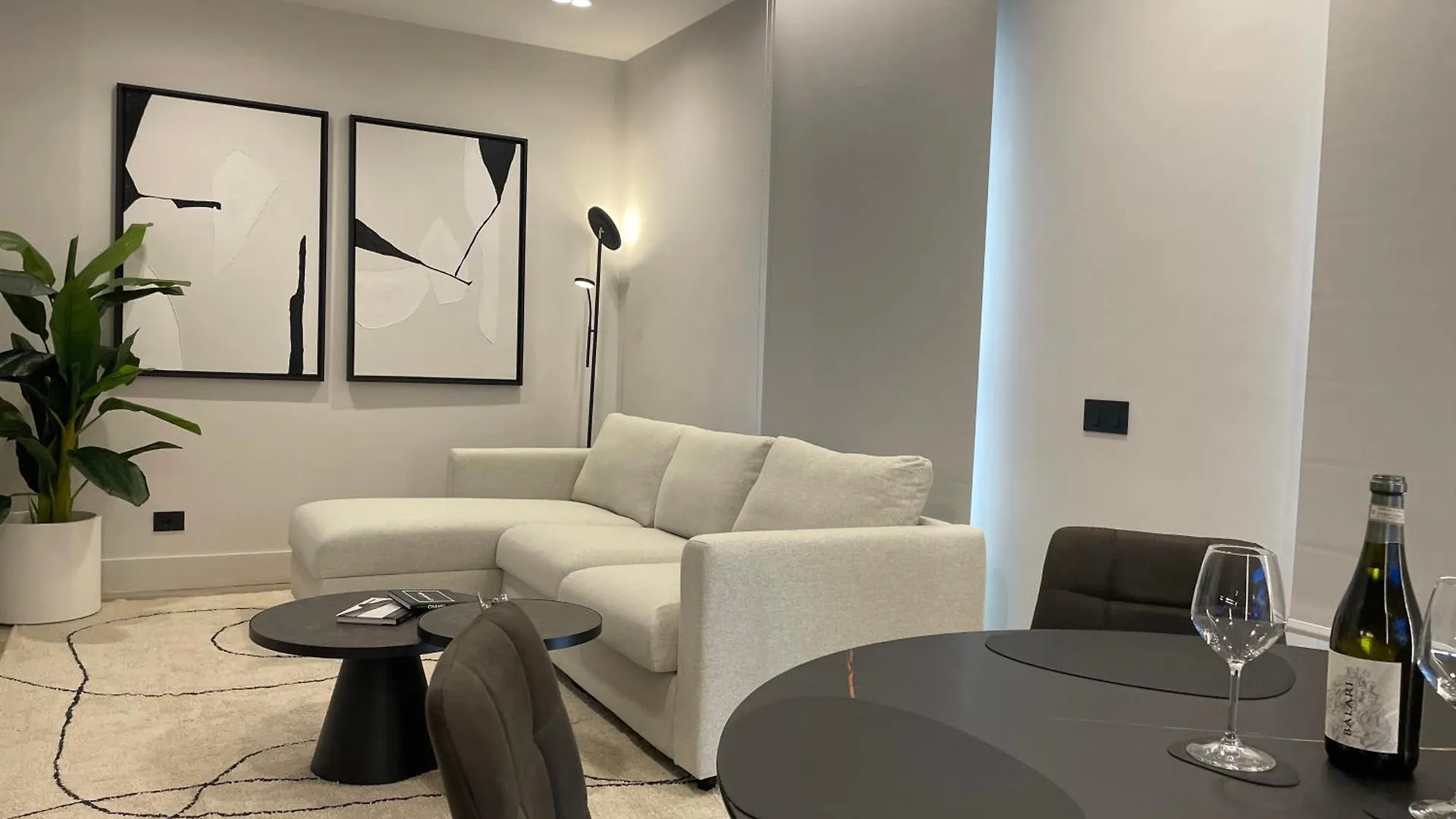 Superior 1Br Apartment - Fully Renovated & Equipped - Prime Location In Historical Centre - Garibaldi#2 - Free Parking Olbia