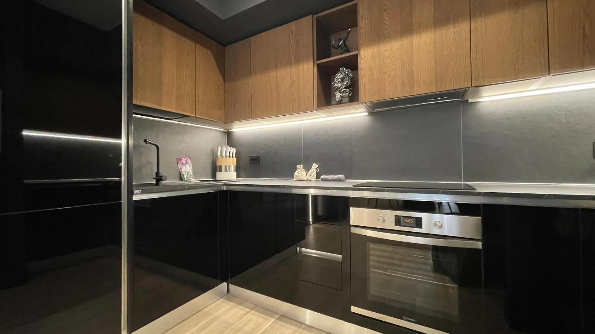 Superior 1Br Apartment - Fully Renovated & Equipped - Prime Location In Historical Centre - Garibaldi#2 - Free Parking Olbia Italy